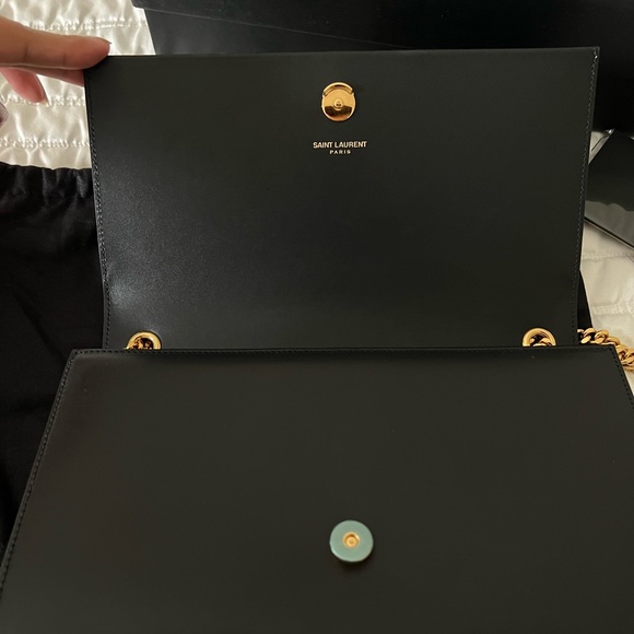 Saint Laurent Smooth Calfskin
medium Monogram Kate shoulder bag - Picture 6 of 8